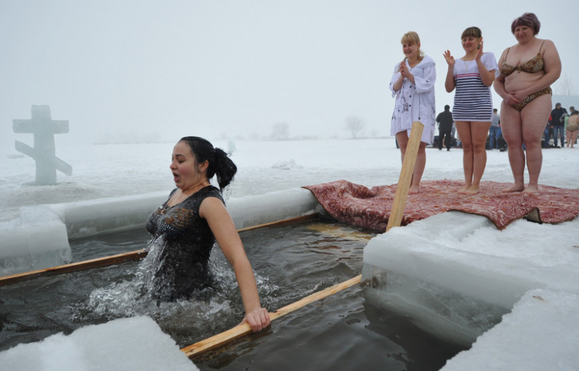 Крещение Господне. Когда купаться в проруби и надо ли это делать вообще?