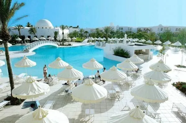 Yadis Djerba Golf Thalasso & Spa - для людей средних лет