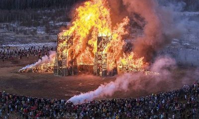 На Високосную Масленицу в одном из самых больших Арт-парков Европы - Никола-Ленивице сжигали мосты