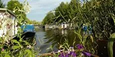 Blue Wave Houseboat