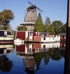 Houseboat under the Mill